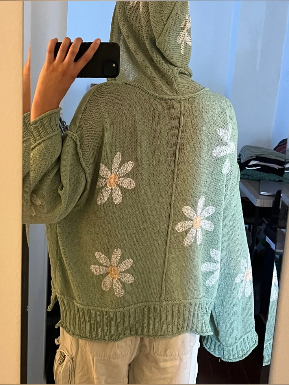 Green Daisy Oversized Knit Sweater - Picture 3 of 9